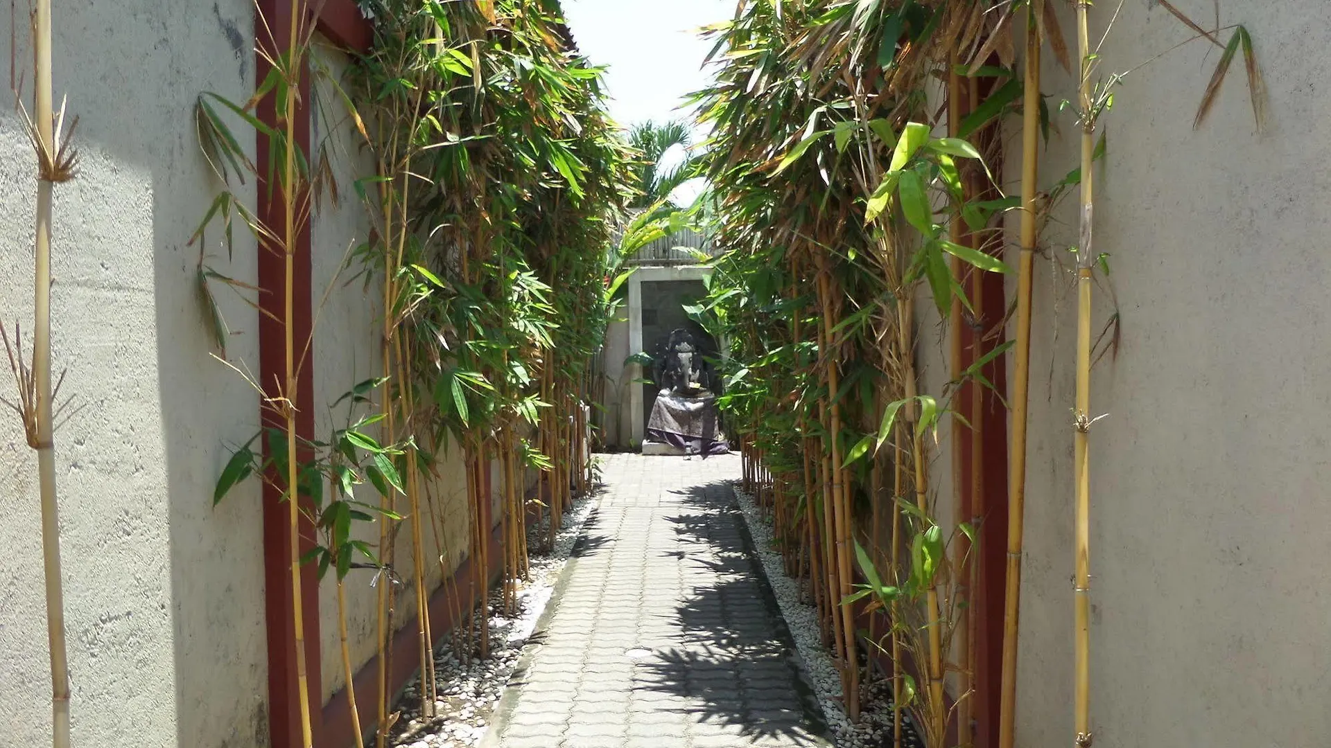 The Lavana Villa Tanjung Lima Legian 0*,